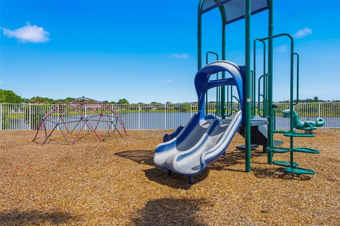 На продажу: $514,900 (3 спален, 2 ванн, 2315 Квадратных фут)