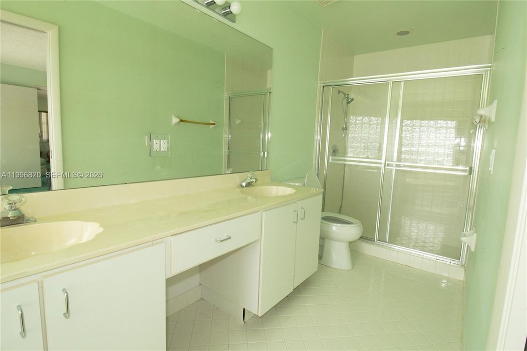 For Sale: $1,150,000 (3 beds, 3 baths, 2268 Square Feet)