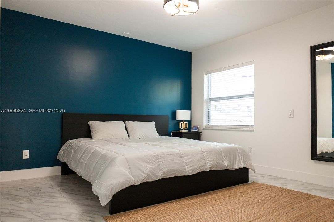 For Sale: $390,000 (1 beds, 1 baths, 644 Square Feet)