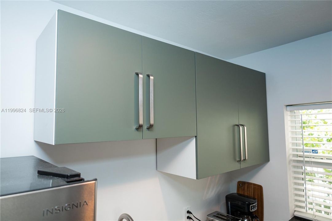 For Sale: $390,000 (1 beds, 1 baths, 644 Square Feet)