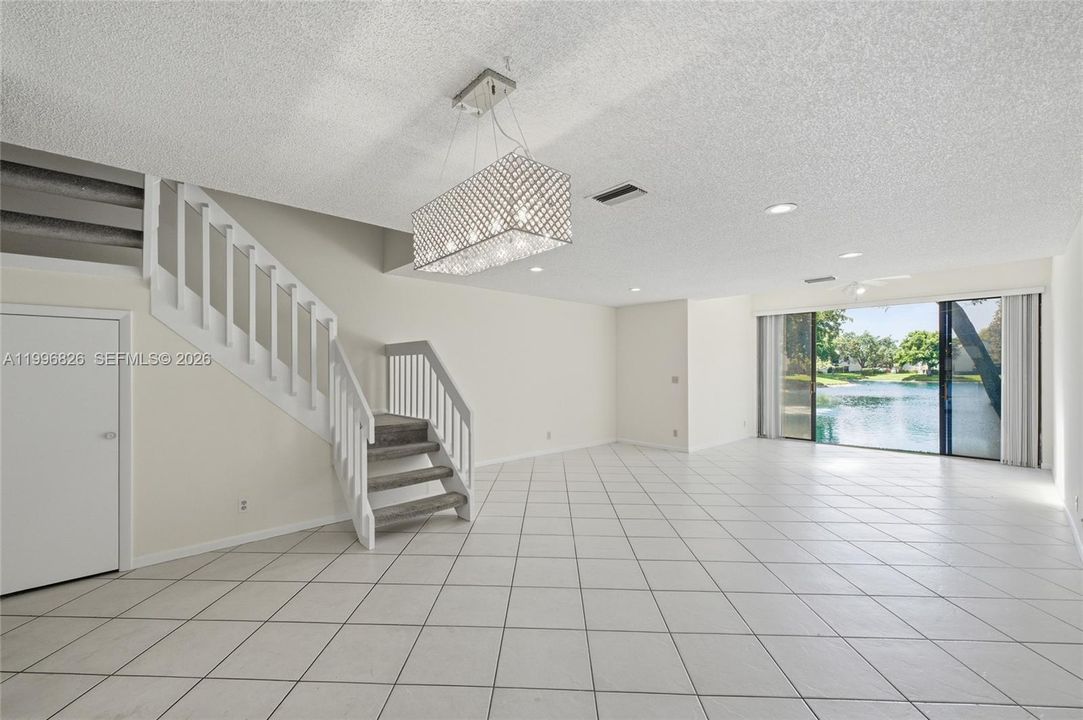 For Sale: $299,000 (2 beds, 2 baths, 1355 Square Feet)