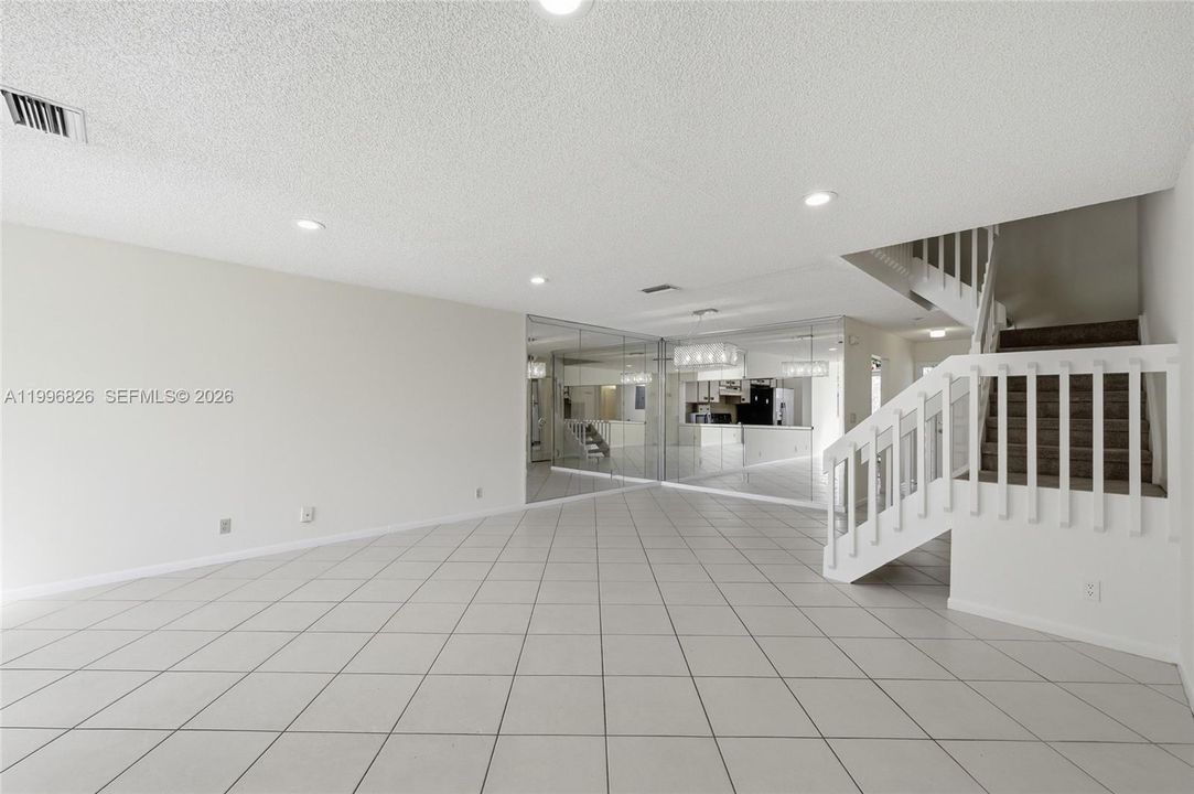 For Sale: $299,000 (2 beds, 2 baths, 1355 Square Feet)