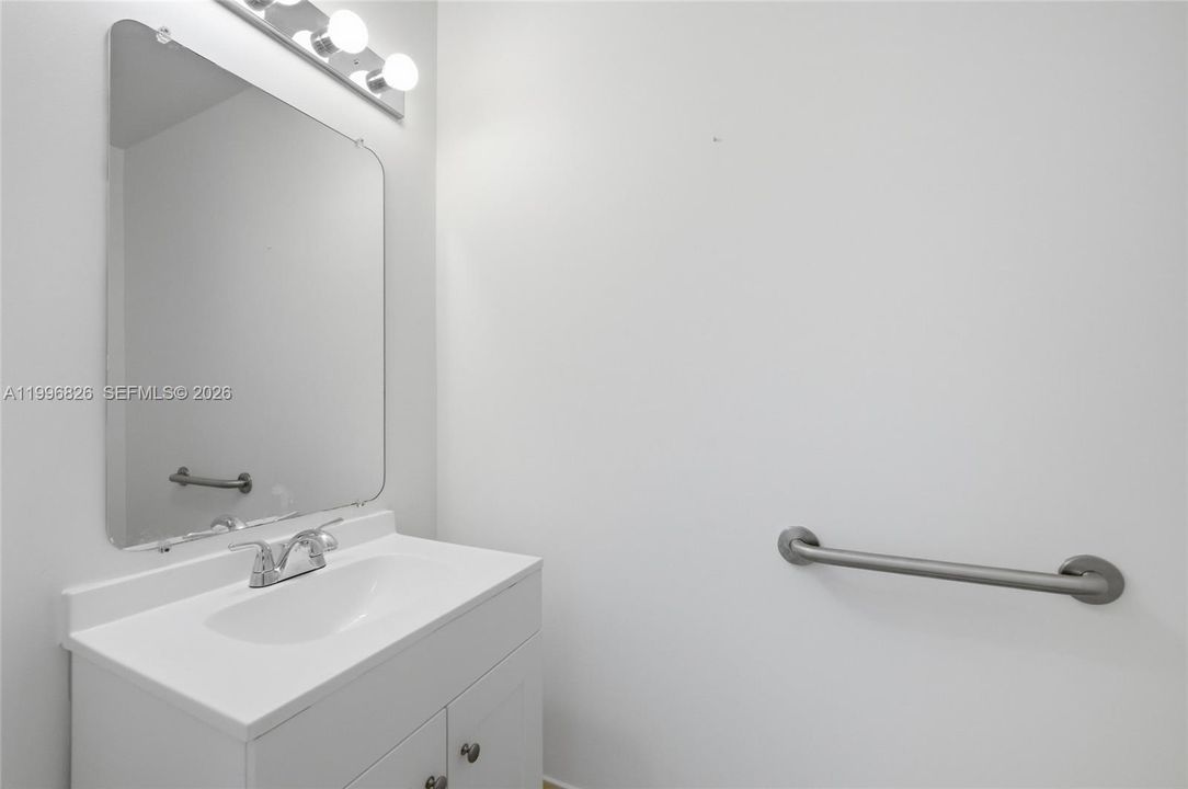 For Sale: $299,000 (2 beds, 2 baths, 1355 Square Feet)
