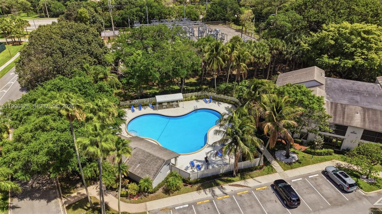 For Sale: $299,000 (2 beds, 2 baths, 1355 Square Feet)