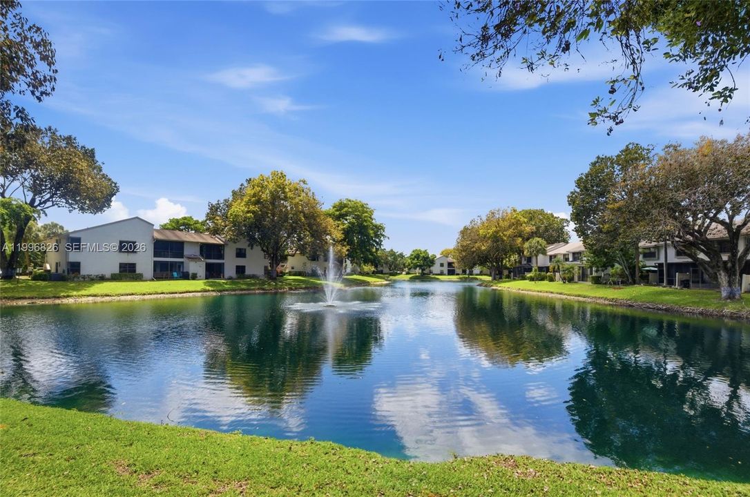 For Sale: $299,000 (2 beds, 2 baths, 1355 Square Feet)