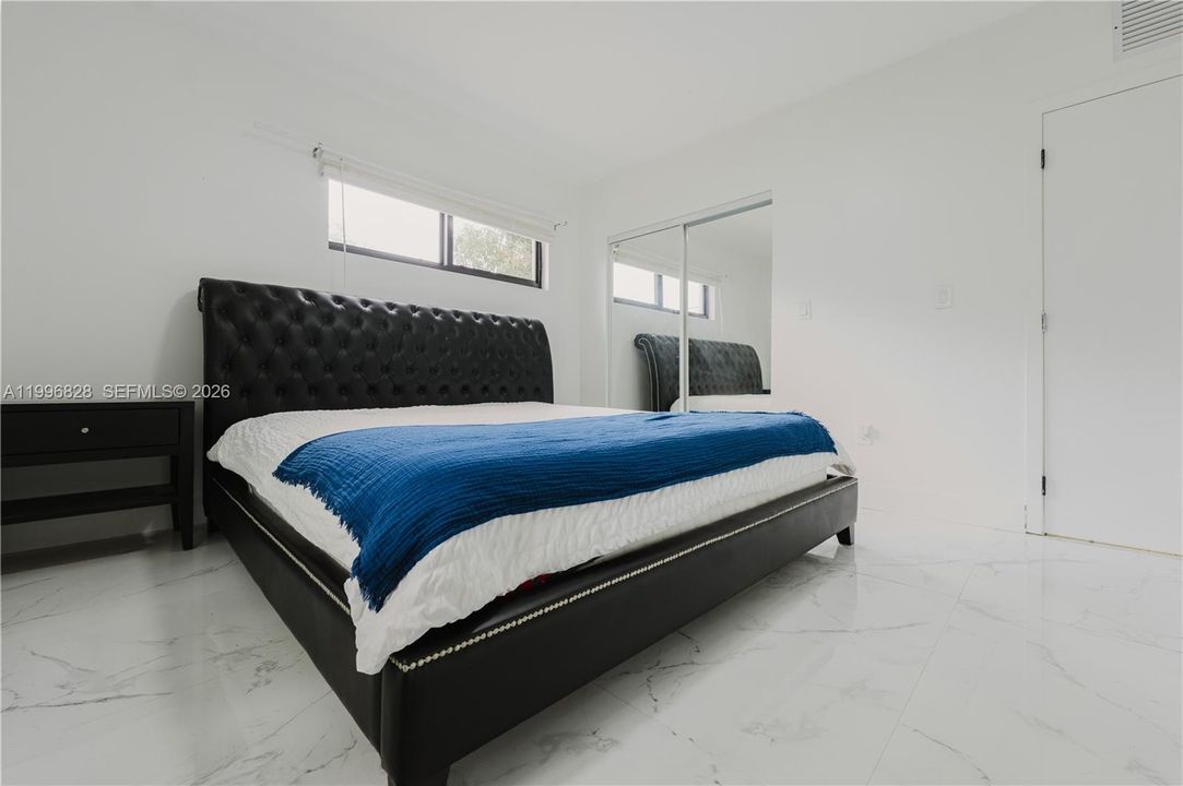 Под контрактом: $790,000 (3 спален, 2 ванн, 1846 Квадратных фут)