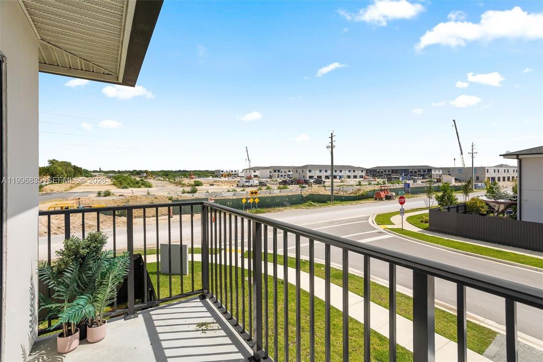 Active With Contract: $585,000 (5 beds, 4 baths, 1902 Square Feet)