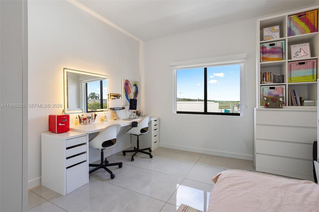 Active With Contract: $585,000 (5 beds, 4 baths, 1902 Square Feet)