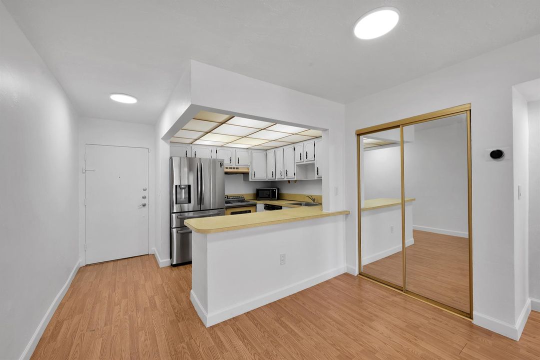 7100 NW 17th St Unit 217 00006