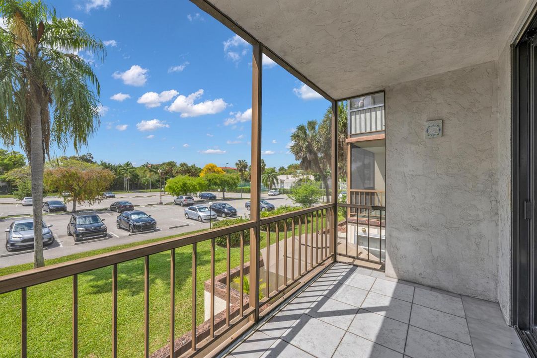 7100 NW 17th St Unit 217 00014