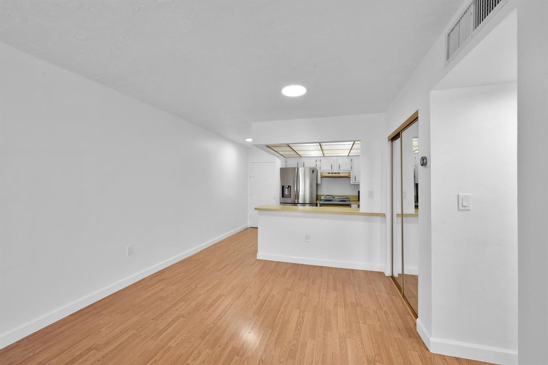 7100 NW 17th St Unit 217 00005