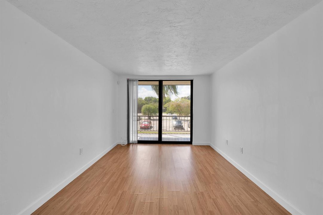 7100 NW 17th St Unit 217 00003