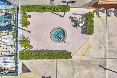 Active With Contract: $2,350 (1 beds, 1 baths, 960 Square Feet)