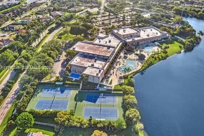 Active With Contract: $2,350 (1 beds, 1 baths, 960 Square Feet)