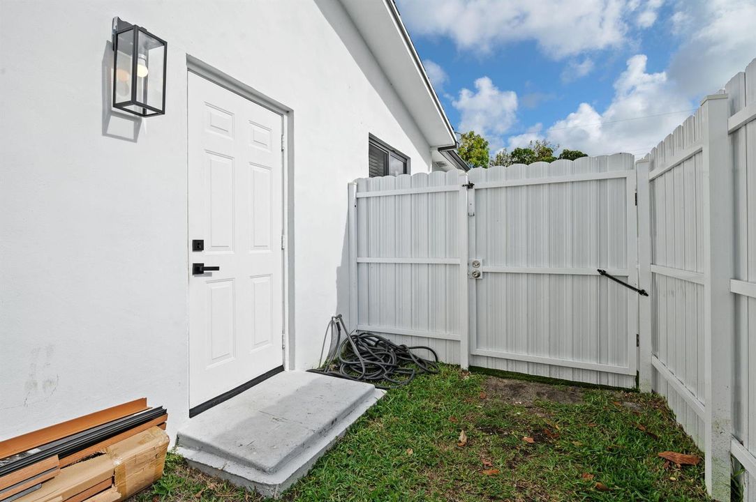 25-web-or-mls-5420-johnson-st