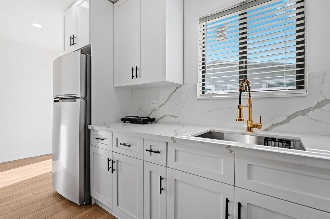 28-web-or-mls-5420-johnson-st
