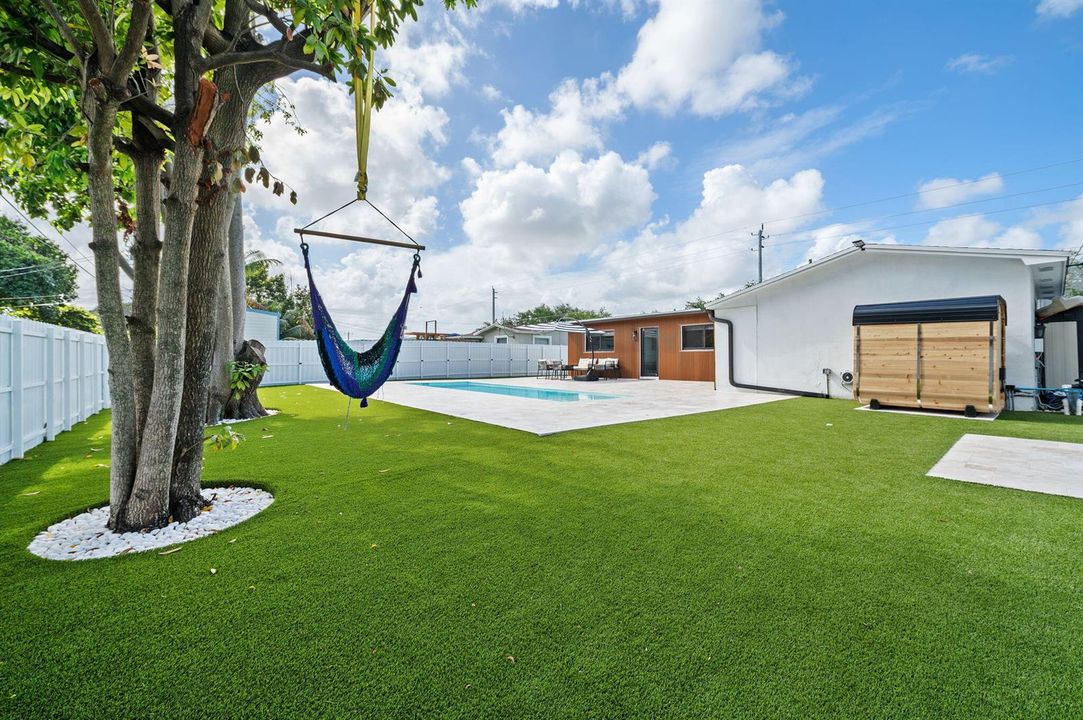 24-web-or-mls-5420-johnson-st