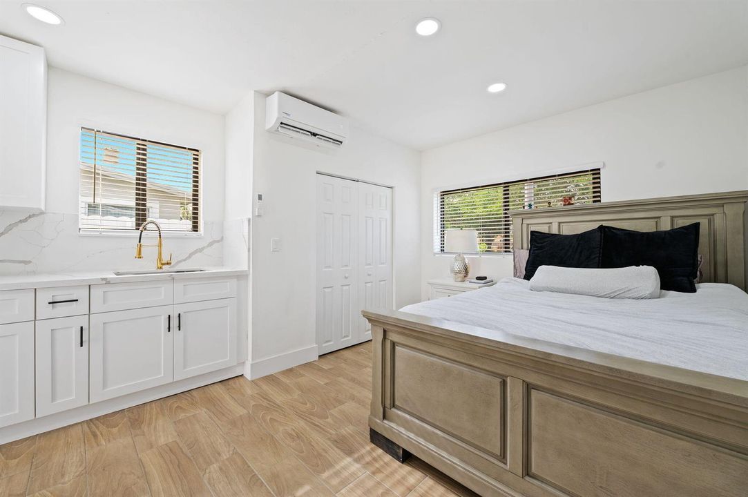 26-web-or-mls-5420-johnson-st