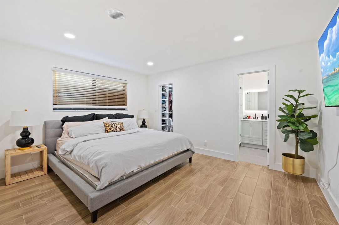 11-web-or-mls-5420-johnson-st
