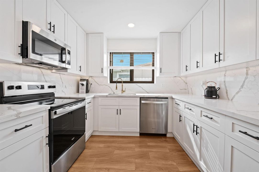 8-web-or-mls-5420-johnson-st