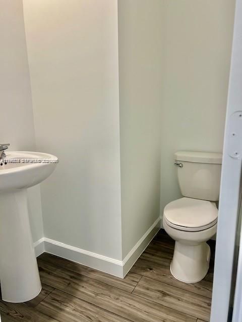 Active With Contract: $2,800 (4 beds, 2 baths, 1900 Square Feet)