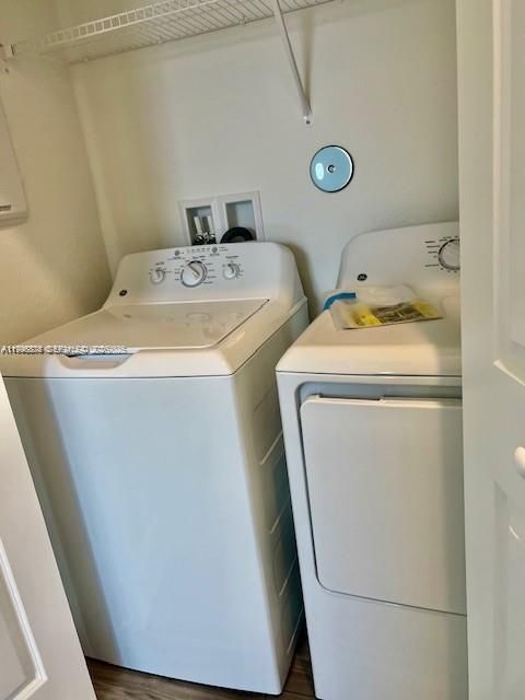 Active With Contract: $2,800 (4 beds, 2 baths, 1900 Square Feet)