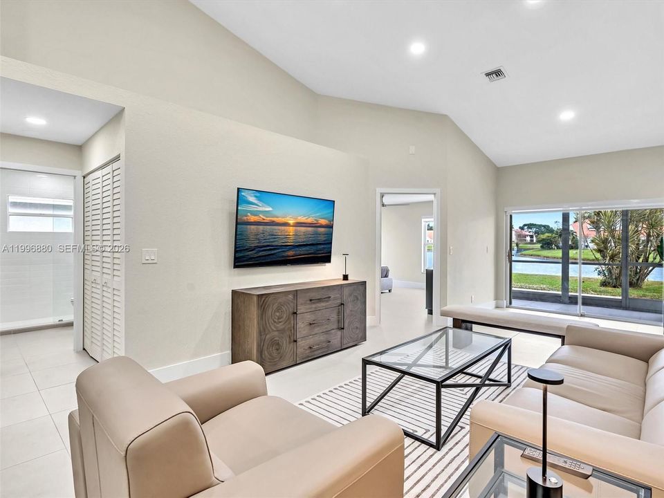 For Rent: $3,250 (2 beds, 2 baths, 1175 Square Feet)