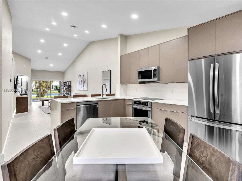 For Rent: $3,250 (2 beds, 2 baths, 1175 Square Feet)