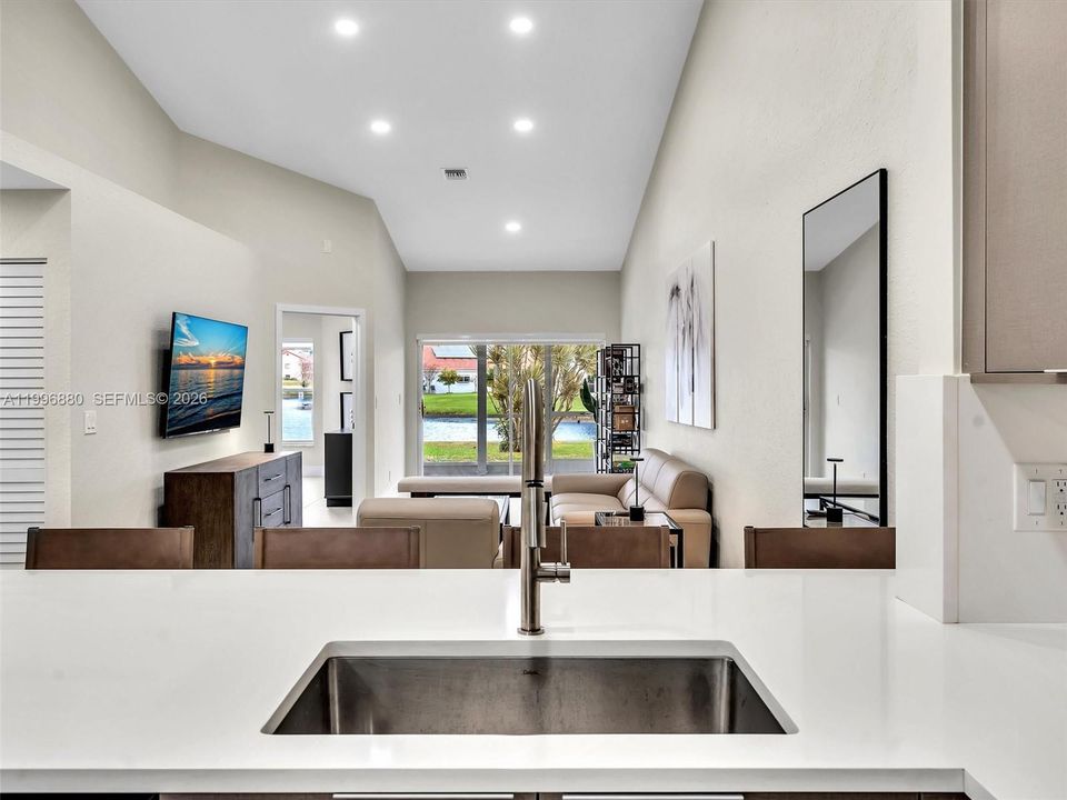 For Rent: $3,250 (2 beds, 2 baths, 1175 Square Feet)