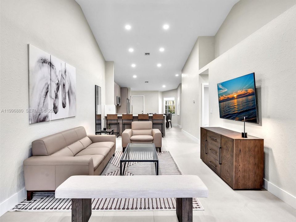For Rent: $3,250 (2 beds, 2 baths, 1175 Square Feet)