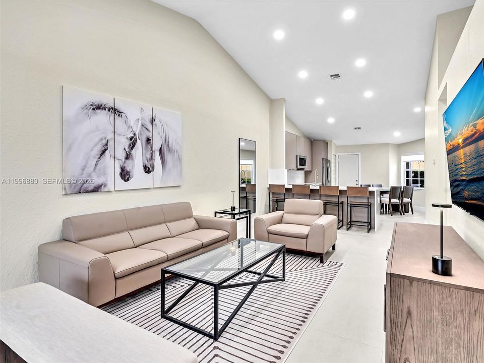 For Rent: $3,250 (2 beds, 2 baths, 1175 Square Feet)