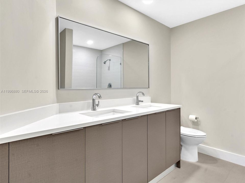 For Rent: $3,250 (2 beds, 2 baths, 1175 Square Feet)