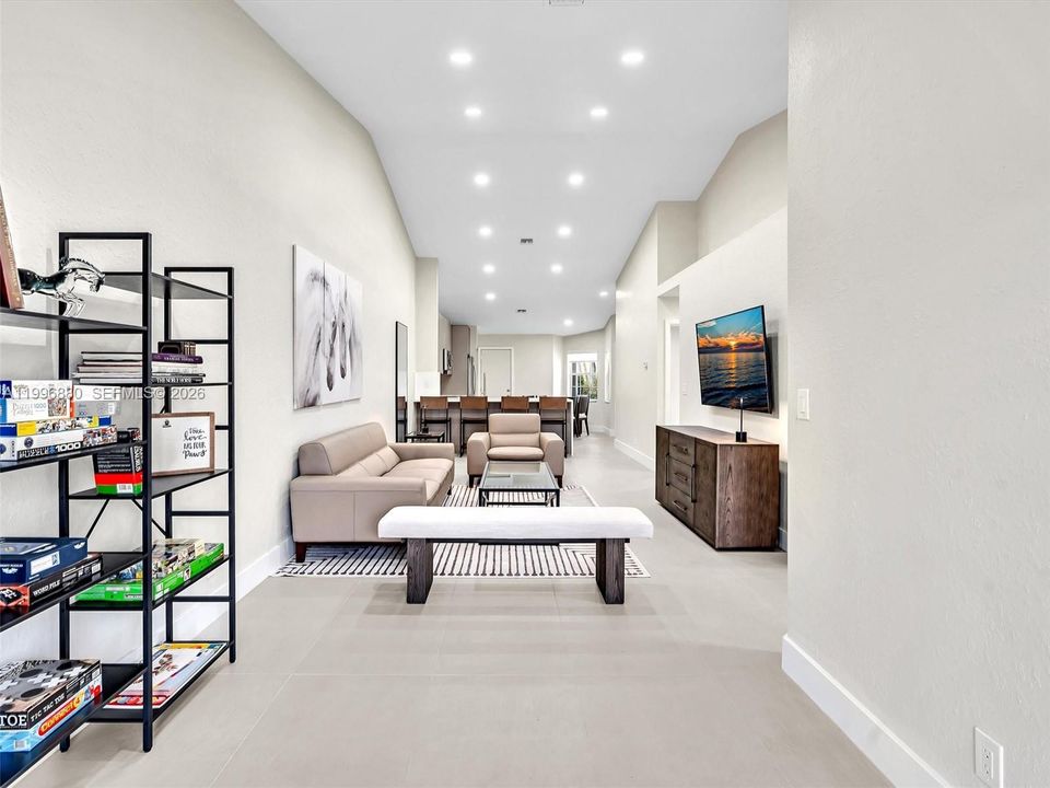 For Rent: $3,250 (2 beds, 2 baths, 1175 Square Feet)