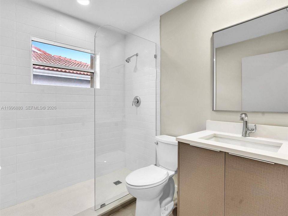 For Rent: $3,250 (2 beds, 2 baths, 1175 Square Feet)
