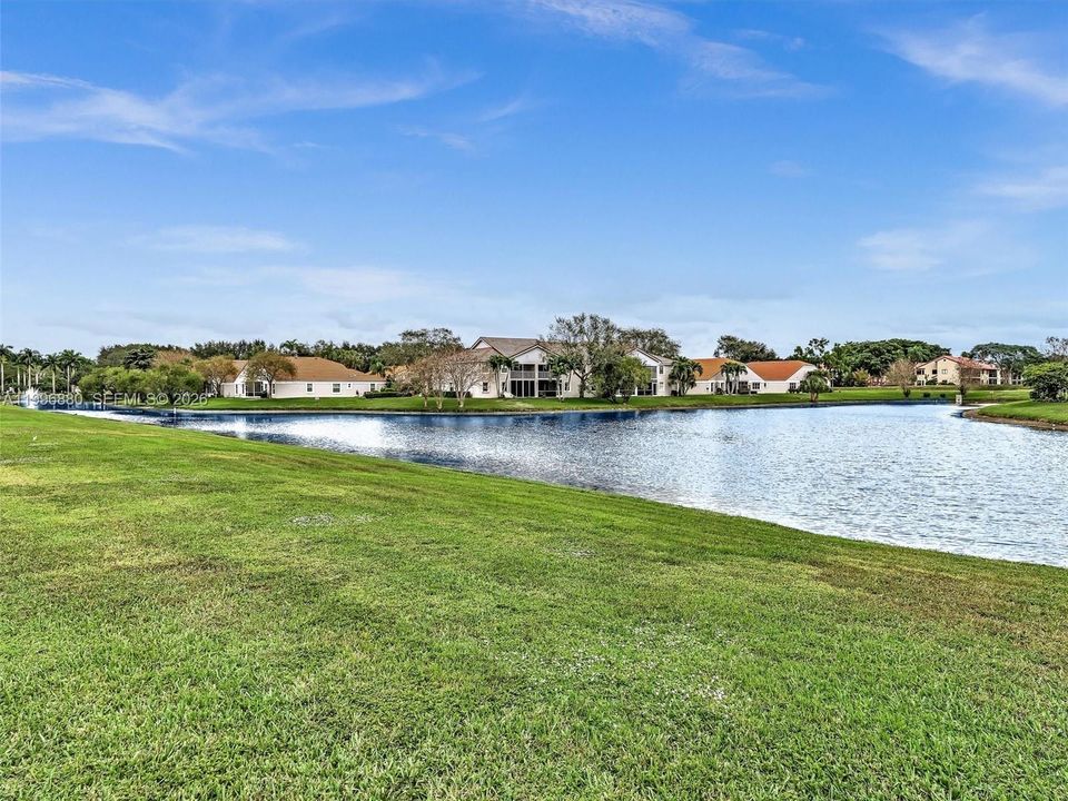 For Rent: $3,250 (2 beds, 2 baths, 1175 Square Feet)