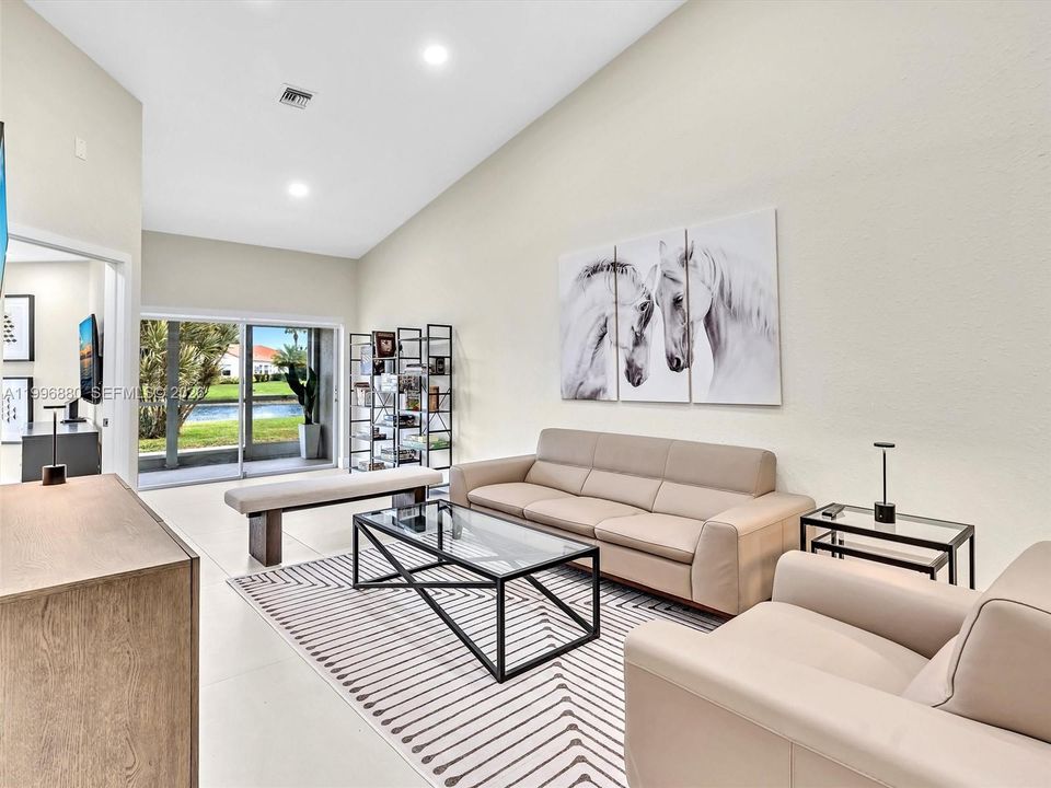 For Rent: $3,250 (2 beds, 2 baths, 1175 Square Feet)