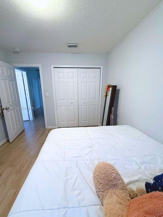 For Sale: $350,000 (3 beds, 2 baths, 1383 Square Feet)