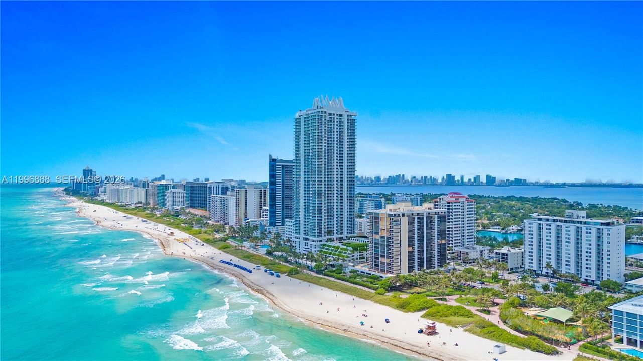 For Sale: $350,000 (1 beds, 1 baths, 1006 Square Feet)