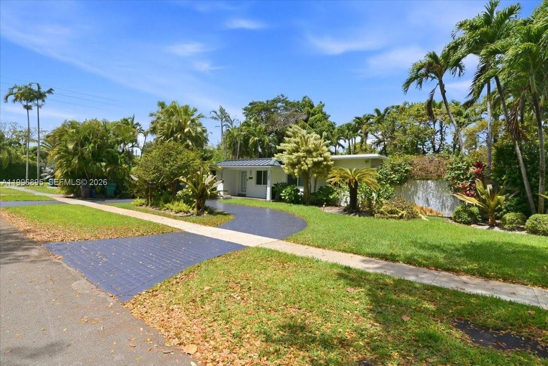 En Venta: $1,175,000 (3 camas, 3 baños, 1804 Pies cuadrados)