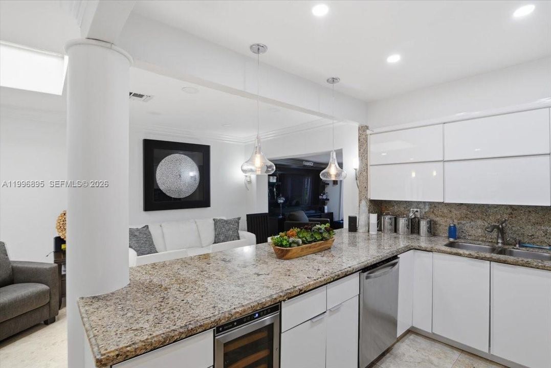 En Venta: $1,175,000 (3 camas, 3 baños, 1804 Pies cuadrados)