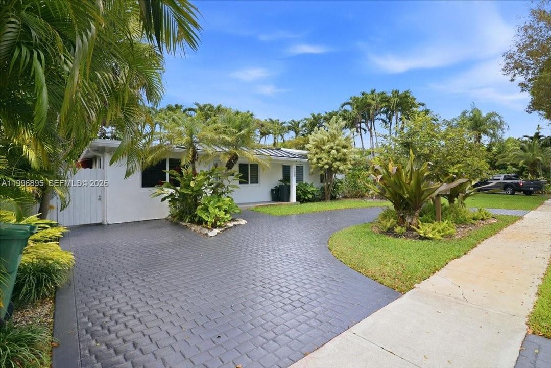 En Venta: $1,175,000 (3 camas, 3 baños, 1804 Pies cuadrados)