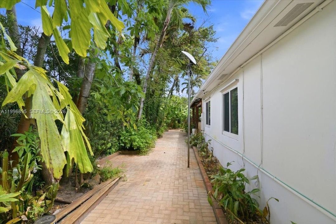 En Venta: $1,175,000 (3 camas, 3 baños, 1804 Pies cuadrados)
