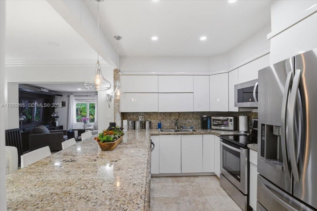 En Venta: $1,175,000 (3 camas, 3 baños, 1804 Pies cuadrados)