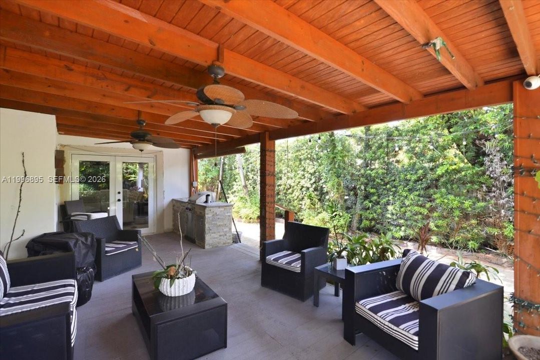 En Venta: $1,175,000 (3 camas, 3 baños, 1804 Pies cuadrados)