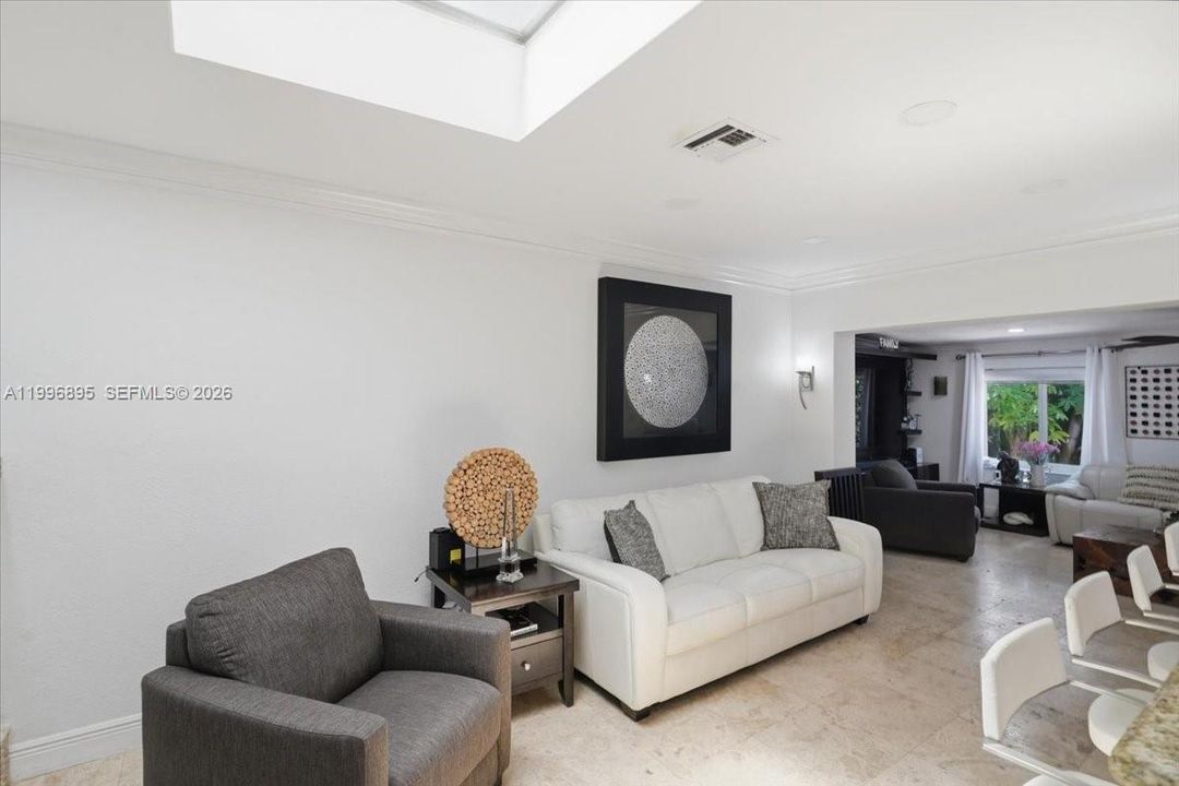 En Venta: $1,175,000 (3 camas, 3 baños, 1804 Pies cuadrados)