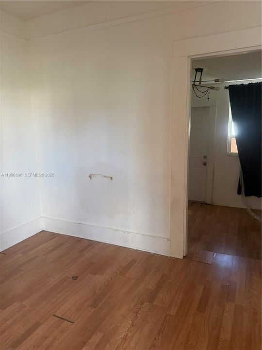 На продажу: $675,000 (0.11 acres)