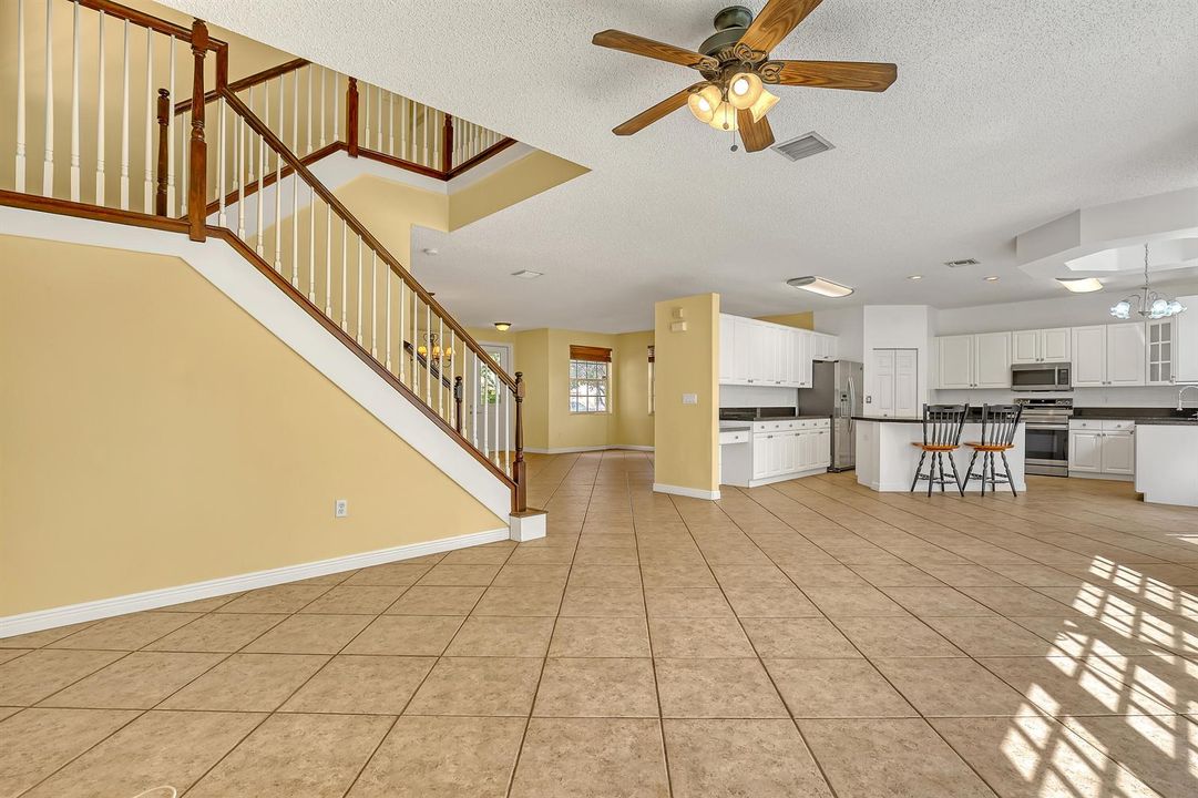 Family Rm to Kitchen