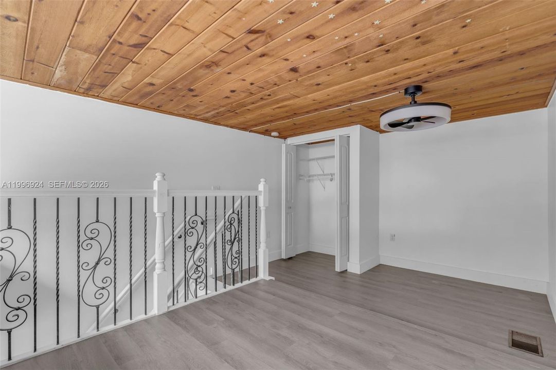 Active With Contract: $449,000 (2 beds, 2 baths, 972 Square Feet)