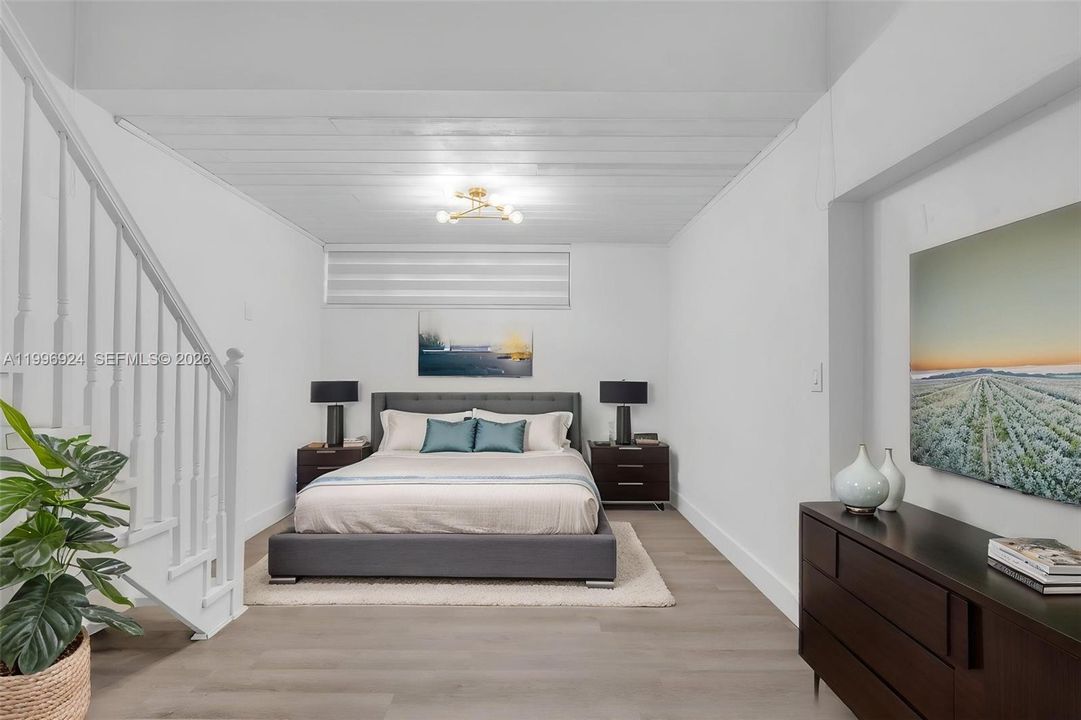 Active With Contract: $449,000 (2 beds, 2 baths, 972 Square Feet)