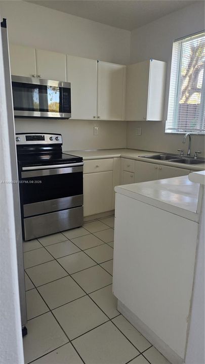 На продажу: $355,000 (3 спален, 2 ванн, 0 Квадратных фут)